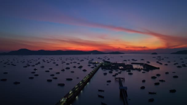 Widok Lotu Ptaka Zatoka Chalong Kolorowe Zmierzchu Pierwsze Światło Nad — Wideo stockowe