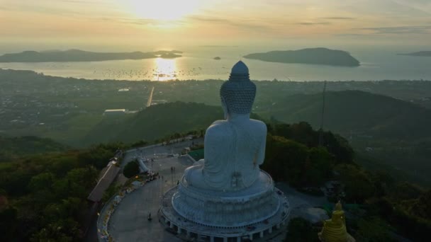 Vista Aérea Belo Nascer Sol Phuket Grande Buda Topo Colina — Vídeo de Stock