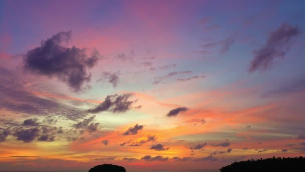 Воздушный Вид Красочное Небо Сумерках Пляже Ката Пхукет Абстрактный Природный — стоковое видео