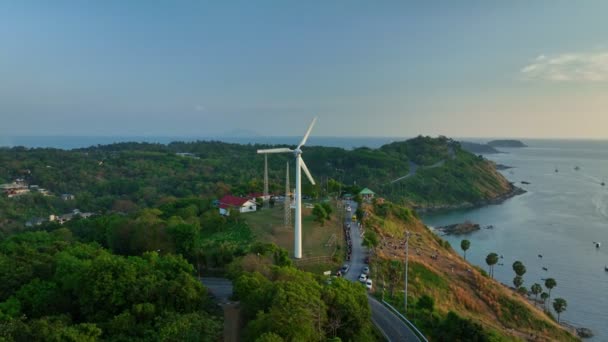 Aerial View Wind Turbine Blades Spinning Top Mountainwind Power Generates — Αρχείο Βίντεο