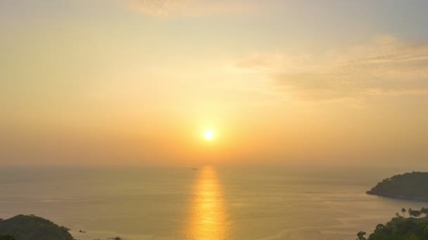 Özgürlük Plajı Patong Phuket Özgürlük Plajında Günbatımında Hava Hiperhız Düşüşü — Stok video