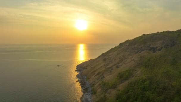 Luftaufnahme Der Sonnenuntergang Bunten Himmel Auswirkungen Auf Ozeanoberfläche Die Schönheit — Stockvideo