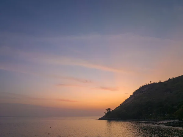Вид Воздуха Солнце Садится Красочном Небе Влияние Поверхностный Океан — стоковое фото