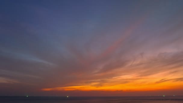 Vista Aérea Hiperlapso Impresionante Puesta Sol Mar Crepúsculo Escena Colorido — Vídeo de stock