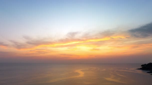 Gökyüzü Deniz Üzerinde Gün Batımı — Stok video