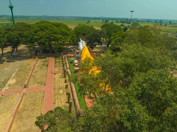 Vista Aérea Sobre Gran Hermoso Buda Reclinable Wat Khun Inthapramun — Foto de Stock