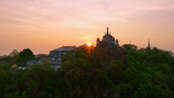 Aerial View Rays Sun Shine Atop Hilltop Castle Phetchaburi Thailand — Stock Video