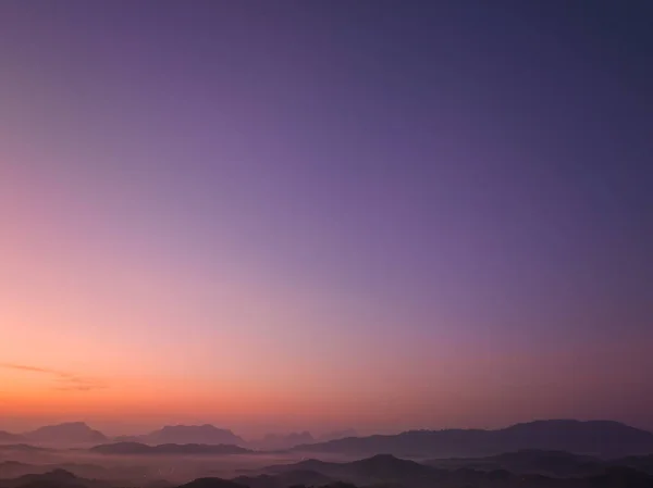 Повітряний Вид Дивовижні Кольори Небі Світанку Над Туманним Морем Долині — стокове фото