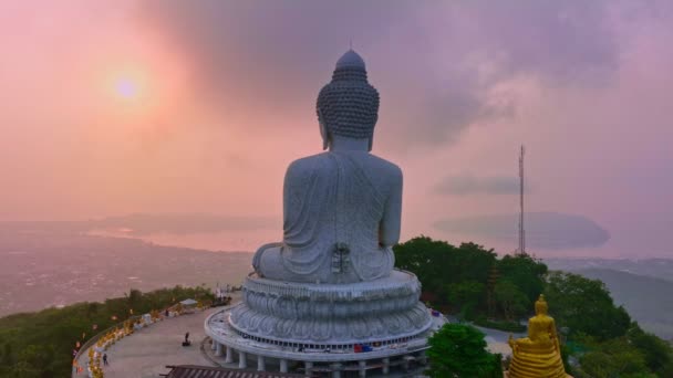 Légi Kilátás Gyönyörű Napfelkelte Phuket Nagy Buddha Dombtetőn Phuket Fehér — Stock videók