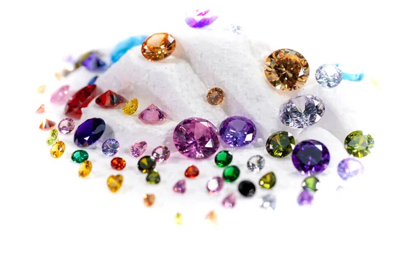 Färgglada Diamanter Roterande Showcase Med Snöar Bakgrund — Stockfoto