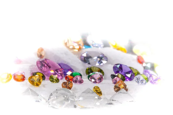 Diamantes Coloridos Transformar Showcase Com Fundo Nevando — Fotografia de Stock