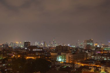 Geceleri Bangkok 'un havadan görünüşü