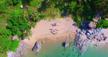 Tepenin tepesindeki Phuket Büyük Buda 'da hava manzarası güzel bir gün doğumu. Phuket beyaz Buda, Phuket 'in ünlü simgesidir. Panoramik manzara tatlı gündoğumu..