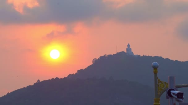 Αεροφωτογραφία Πουκέτ Μεγάλο Βούδα Στο Όμορφο Ηλιοβασίλεμα Ομορφιά Του Αγάλματος — Αρχείο Βίντεο