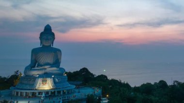 Gün batımında Phuket Büyük Buda 'nın manzarası ile hava hiper kayması