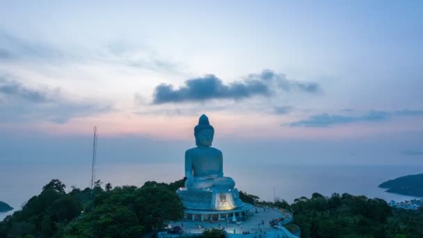 Vzdušný Hyperskluz Výhledem Velkou Buddhovskou Památku Phuketu Při Západu Slunce — Stock video