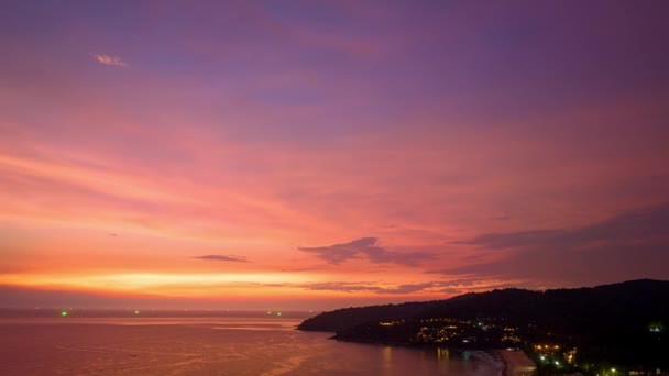 Hiperlapso Aéreo Vista Día Noche Impresionante Puesta Sol Mar Crepúsculo — Vídeo de stock