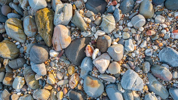 Kumsalın Kum Yerine Yuvarlak Kayalarla Dolu Olduğunu Görmek Inanılmaz Yuvarlak — Stok fotoğraf