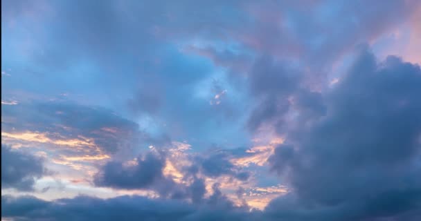 Flyghyperlapse Majestätisk Solnedgång Eller Soluppgång Molnlandskap Fantastiskt Ljus Naturen Rörliga — Stockvideo