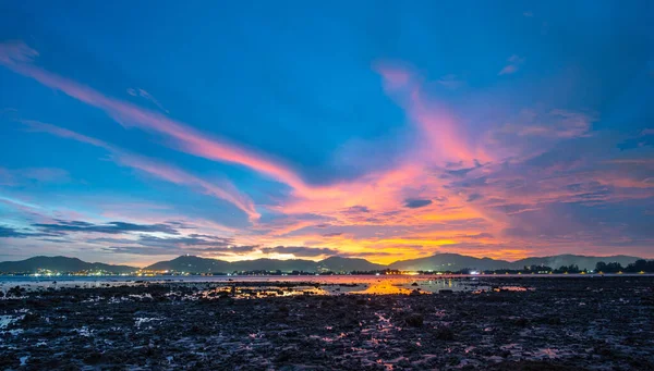 Повітряний Вид Приголомшливе Небо Над Морською Барвистою Хмарою Яскравому Небі — стокове фото
