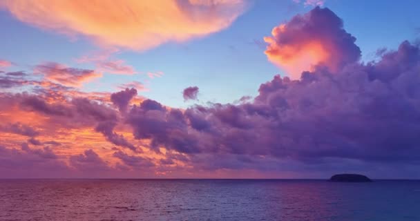 Luchtfoto Scène Romantische Zonsondergang Kata Noi Strand Phuket Abstract Kleurrijke — Stockvideo