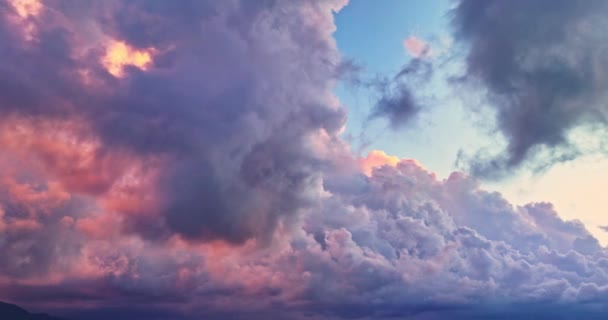 공중에서 찬송가 놀라운 분홍빛 하늘을 가르며 Twilight Gradient Sky Texture — 비디오