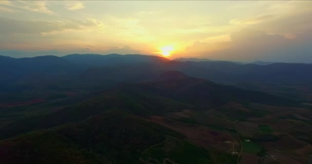 Aerial View Sunset End Mountain Peaks Lined Intricately Mountains Complicated — Stock Video