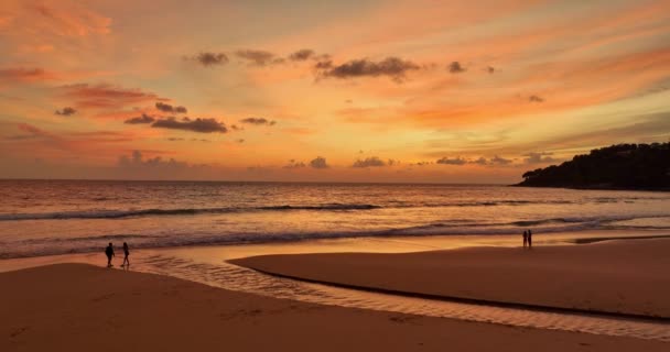 Vista Aérea Increíble Cielo Dulce Puesta Sol Sobre Playa Karon — Vídeos de Stock