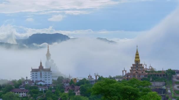 Upływ Czasu Mgła Okrywała Obraz Buddy Szczycie Góry Nie Mógł — Wideo stockowe