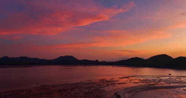 Letecký Pohled Ohromující Obloha Při Východu Slunce Nad Ostrovem Yao — Stock video