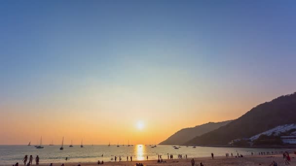 Time Lapse Golden Sky Sunset Sea Nai Harn Beach Yachts — Vídeo de Stock