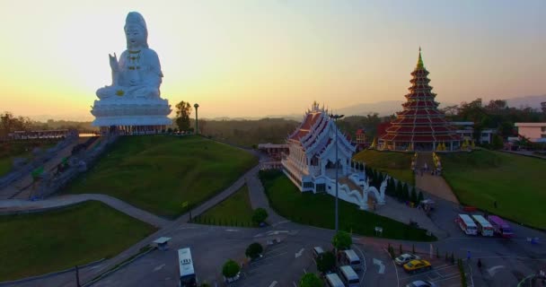 Hava Manzarası Harika Dünyanın Büyük Guanyin Tatlı Günbatımında Çin Tapınağının — Stok video