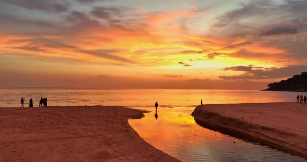 カロンビーチの空中ビューシーンロマンチックな夕日 — ストック動画