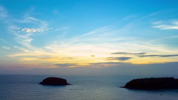 Воздушная Гиперлапс Вид Красивого Голубого Неба Закате Над Океаном Сцена — стоковое видео