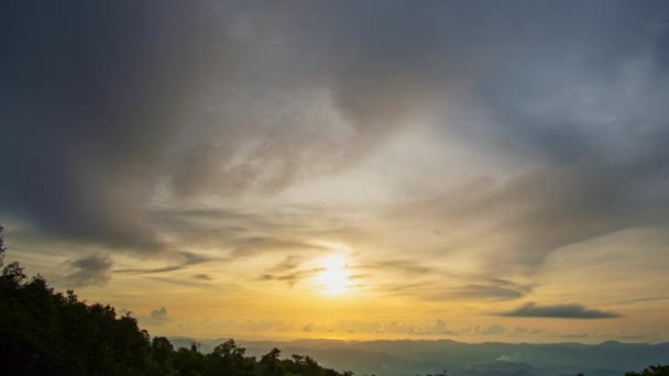 Time Lapse Beautiful Sunset Hill Mountain Range Seating Sun Phang — стокове відео