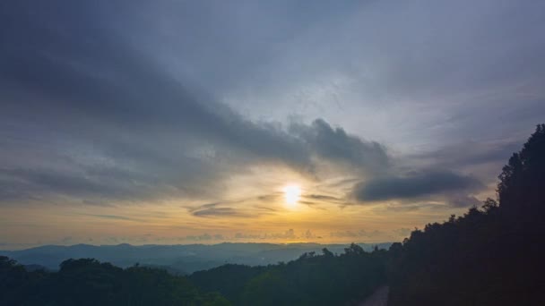 Caducidad Tiempo Hermosa Puesta Sol Colina Medio Cordillera Con Sol — Vídeos de Stock