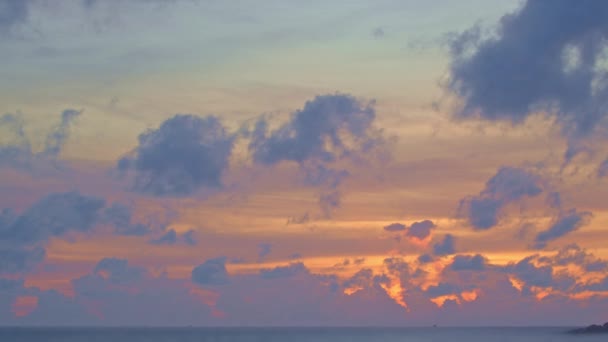 Величний Ландшафт Заходу Сонця Дивовижне Жовте Світло Природи Хмарне Небо — стокове відео