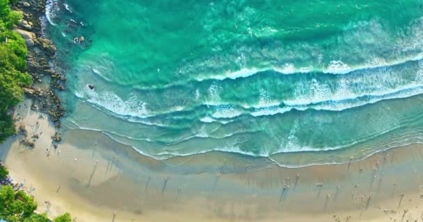 Aerial Top View Blue Sea Waves Crashing Beach — Stock Video