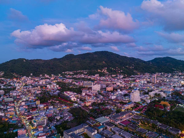 Αεροφωτογραφία Κτιρίου Στην Πόλη Patong Στο Λυκόφως — Φωτογραφία Αρχείου