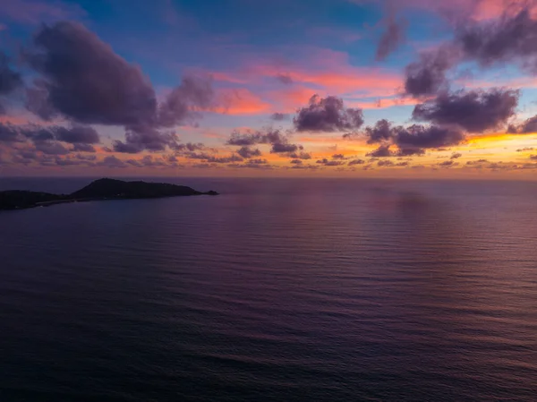 Drony Robią Zdjęcia Pięknego Nieba Przy Plaży Oszałamiającym Zachodzie Słońca — Zdjęcie stockowe