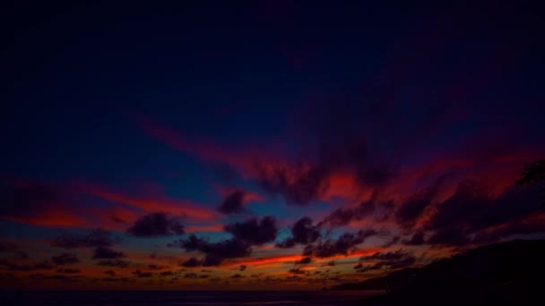 Pemandangan Panorama Udara Romantis Langit Merah Muda Saat Matahari Terbenam — Stok Video