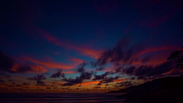Luftpanorama Szene Romantischen Rosa Himmel Bei Sonnenuntergang Strand Von Patong — Stockvideo
