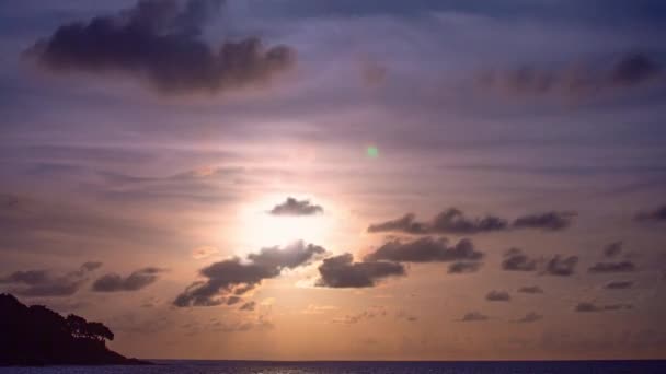 Včasná Jasná Žlutá Západ Slunce Krajina Úžasné Světlo Přírody Cloudscape — Stock video