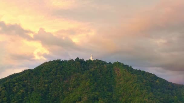 Vista Aérea Colorida Nube Amanecer Atardecer Phuket Gran Buddha Concepto — Vídeos de Stock
