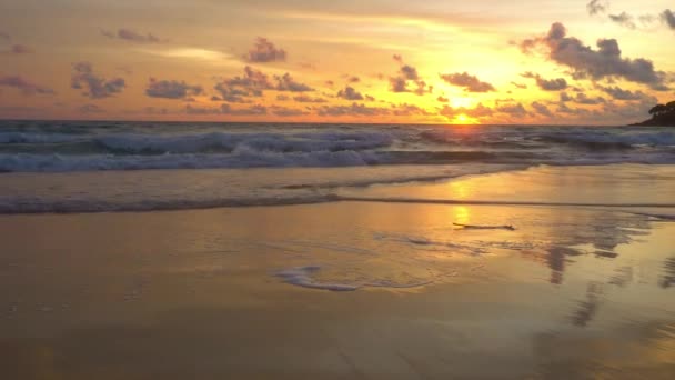Okyanusun Üzerinde Gün Batımında Güzel Altın Gökyüzü Romantik Güzel Sarı — Stok video