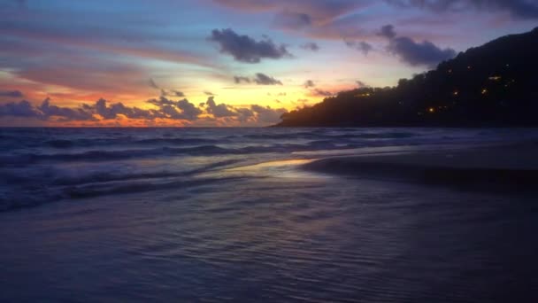 Schöner Goldener Himmel Sonnenuntergang Über Dem Ozean Szene Von Romantisch — Stockvideo