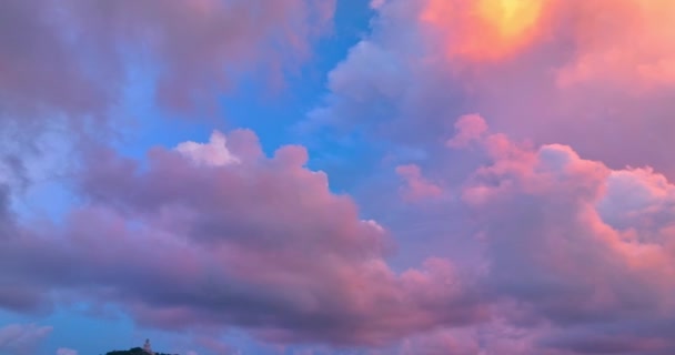 Fényes Fény Megvilágított Felhők Sodródnak Égen Mágikus Felhők Óceán Felett — Stock videók