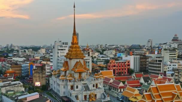 Μπανγκόκ Ταϊλάνδη Ιανουάριος 2021 Wat Traimit Στεγάζει Μεγαλύτερο Χρυσό Κάθεται — Αρχείο Βίντεο