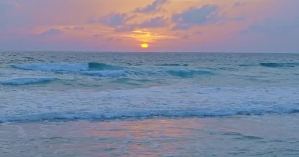 Krásná Zlatá Obloha Barevném Západu Slunce Nad Oceánem Scéna Romantické — Stock video