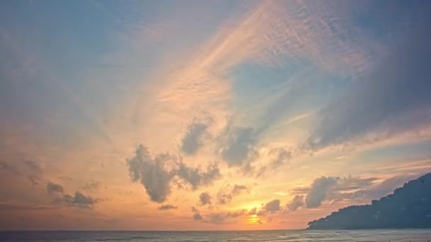 Time Lapse Luminose Nuvole Colorate Cielo Sorprendente Tramonto Sul Mare — Video Stock